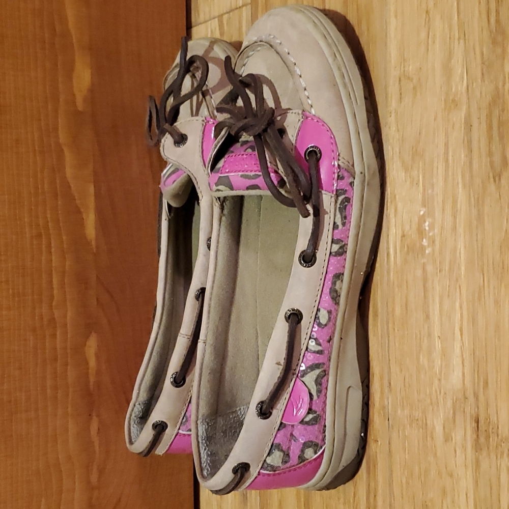 Pink leopard print sperrys